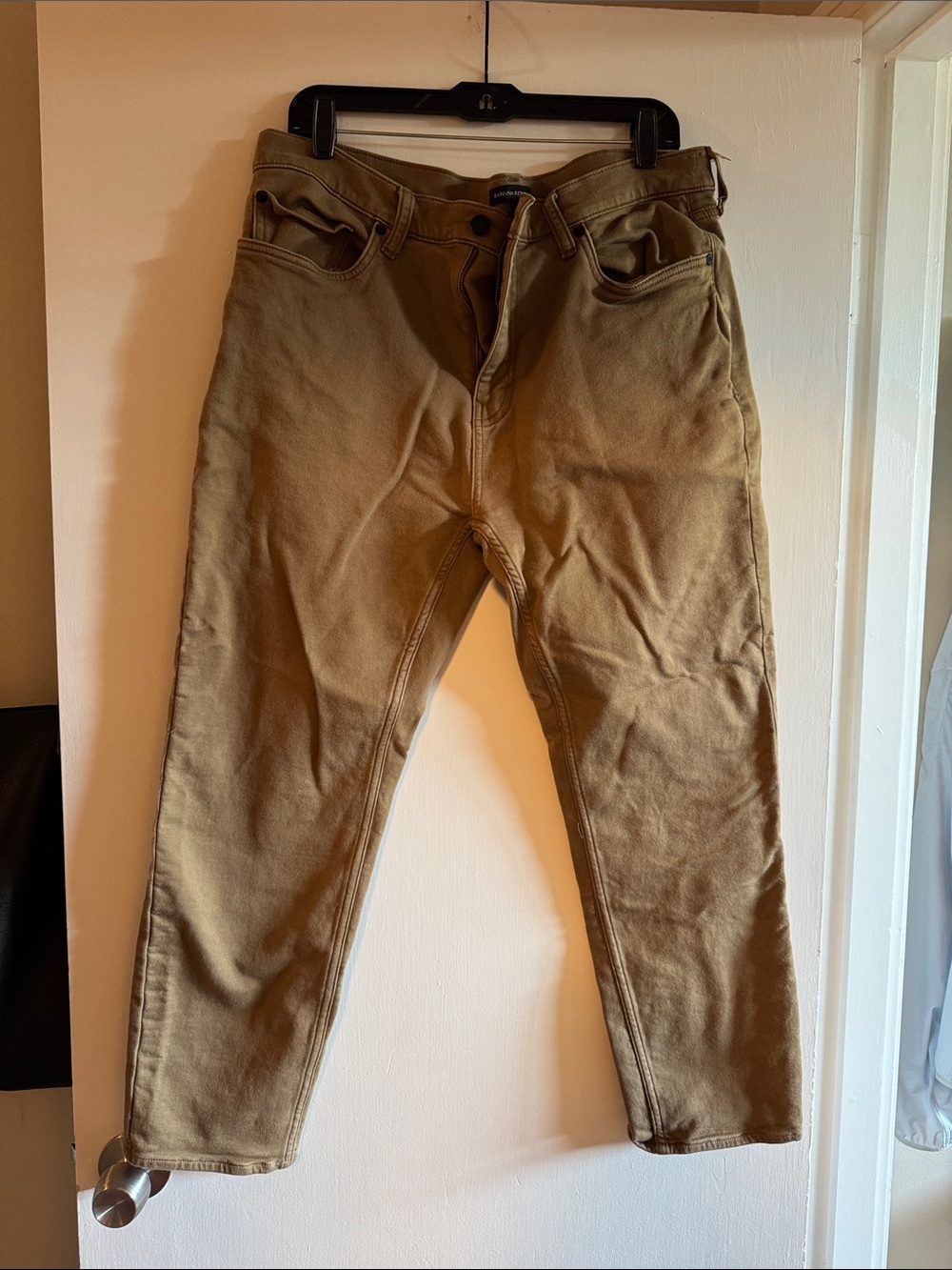 Banana Republic Men's Slim Straight Jeans in Khaki
